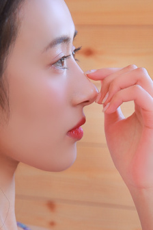 女记者亲身试用跳蛋