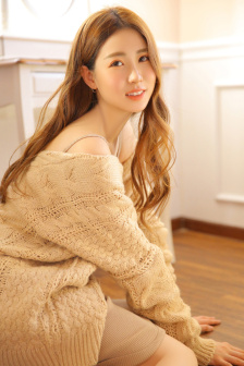 国模嘉妮极品美胞